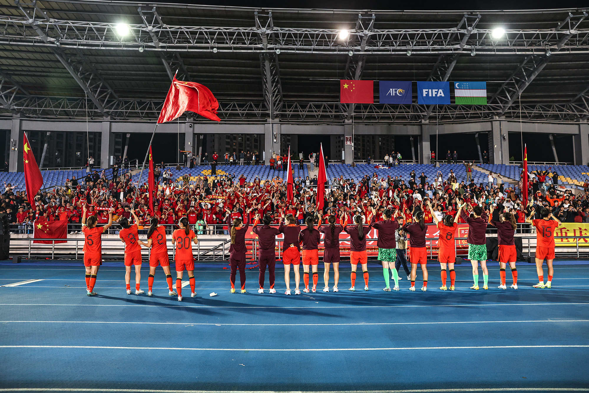 国际女足比赛总决赛拉开序幕，角逐激烈的简单介绍
